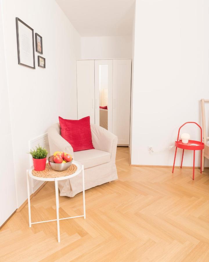 Red Monkey Vienna Apartment Exterior foto